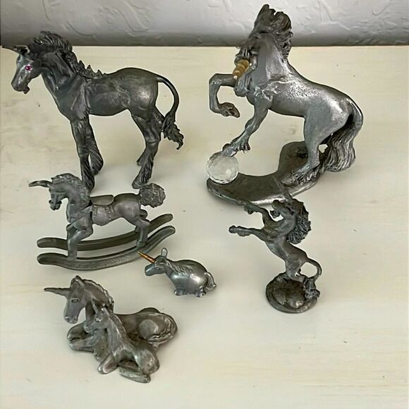 Unicorns Vintage Set of 6 Different Shapes and Sizes Prisim Pink Eyes Rocking - Picture 1 of 9